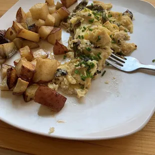 mushroom scramble with potatoes