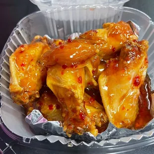 Hawaiian Wings