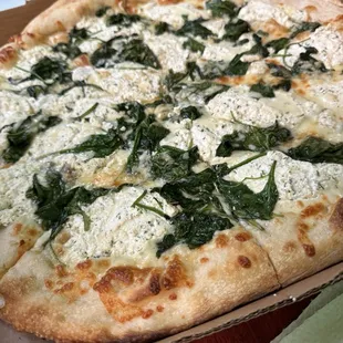 Spinach White Pizza