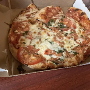 Tomato basil pizza