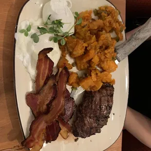 Steak and eggs for brunch