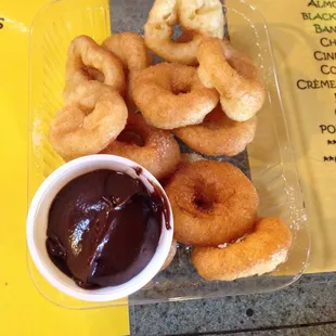 The Bakers Dzn w/choc dipping sauce