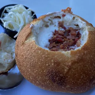 1-2-2022, great chowder sourdough bread bowl with bacon