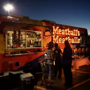 people ordering food