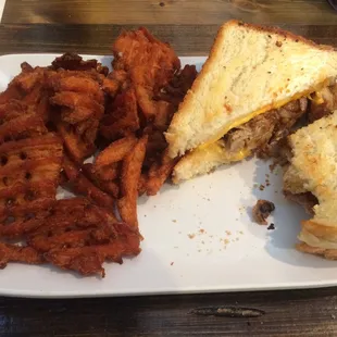 Spank my Pig with sweet potato fries. So good.