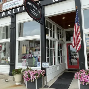 They carry an extensive selection of Stonewall Kitchen specialty jams... like Lemon Ginger marmalade...Yum!