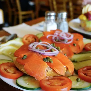 Lox Deluxe - IG: @nelson_eats