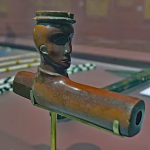 Pipe bowl; North America; 19th century; red catlinite (claystone or pipestone)