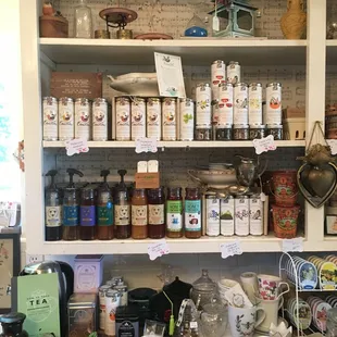 Savannah Bee Company honey and Flying Bird Botanicals tea make a great pair!