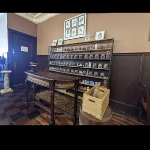 A full spice counter-spices sold by the ounce