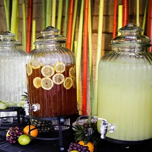 Drink bar setup from Dallas wedding caterer, Gil's Elegant Catering.