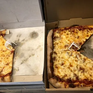 Peoperoni pizza.. Pepperoni, sausage, &amp; onion pizza.