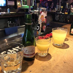 Makin' our own pineapple mimosas