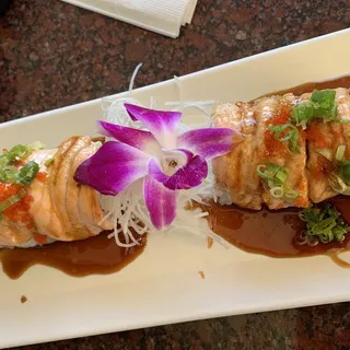 Deluxe Baked Salmon Roll