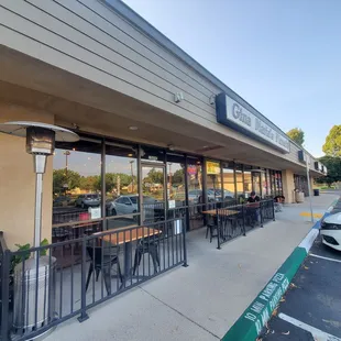 Outside dining and main entrance