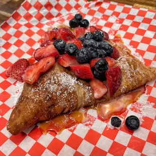 Creme Brulee Crepe (IG: @foodwithbros)