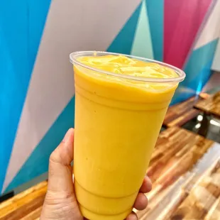 Mango smoothie (more at IG @capricorncow)