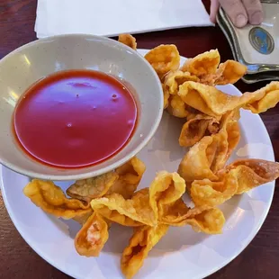 6 Crab Wontons