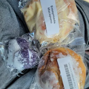 Sweet bread and cookies