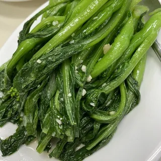 Ong Choy with Garlic