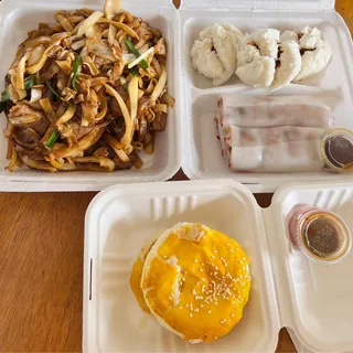 Steamed Look Funn with BBQ Pork