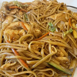 Chicken Lo Mein