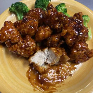 All white meat General tso's chicken served with white rice.