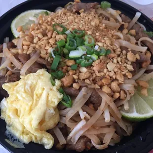 Beef Pad Thai is dry, need a little more curry sauce