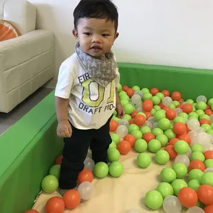 Small ball pit