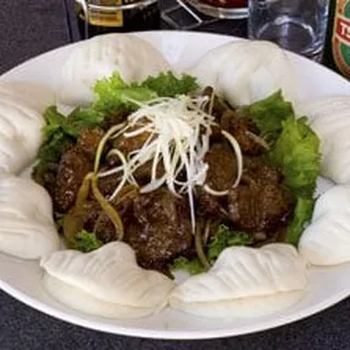 Worcestershire Lamb with Steamed Bun