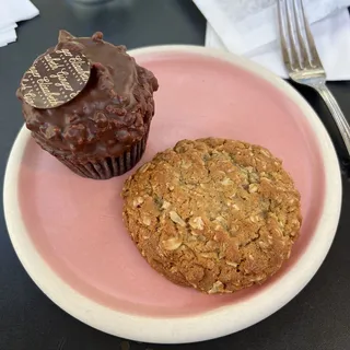 3 Piece Brown Butter Oatmeal Golden Raisin Cookie