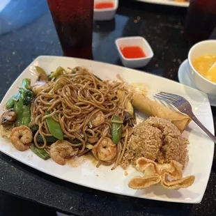 Lunch veggie noodles with shrimp