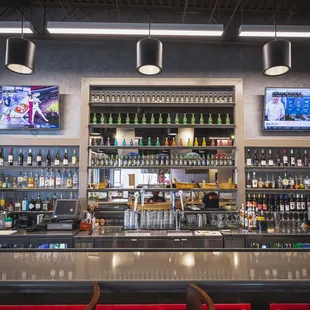 Full Bar &amp; Lounge