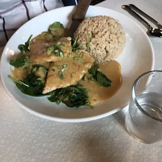 Khao Pra Ram & Fried Chicken