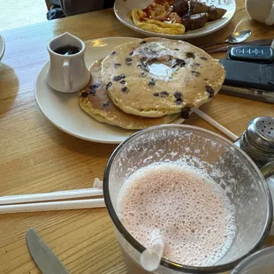 chocolate chip pancakes and a smoothie