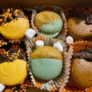 Dipped macarons: pumpkin chocolate chip, caramel apple, worms and dirt