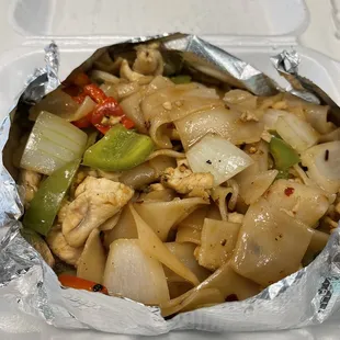 Pad Kee mao with Chicken( Spicy Noodles)