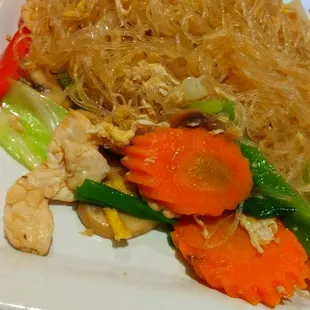 Pad woon sen with chicken