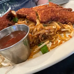 Crispy Chicken Pad Thai