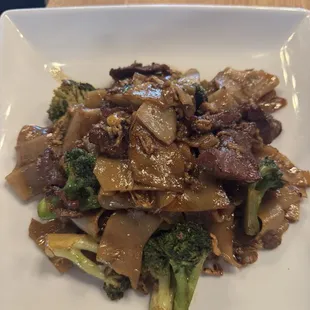 pad see ew with beef