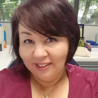 Suzie B.