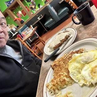 B13. Country Steak &amp; Eggs