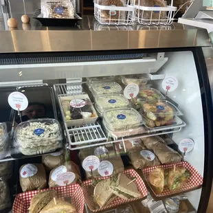 Refrigerator of daily selections