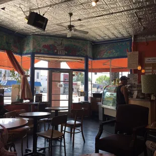 Lovely place. A quaint family friendly relaxed hipster coffeeshop.