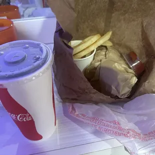 Me llegó bien caliente y la hora exacta fue primera vez que pedí 10/10