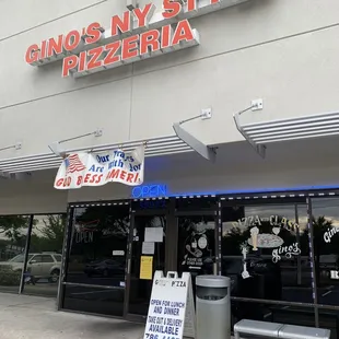 Exterior of Gino's on US19 Palm Harbor