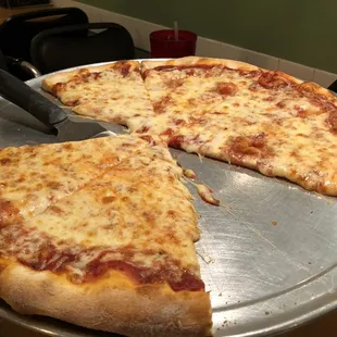 Cheese pizza