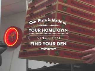 Fox's Pizza Den