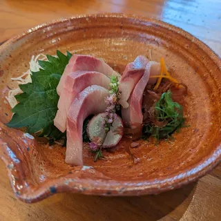 Hamachi sashimi