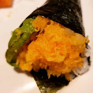 Spaicy scallop handroll.